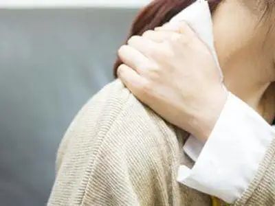 這些生活習(xí)慣可能導(dǎo)致肩膀疼痛肩周炎，請格外注意